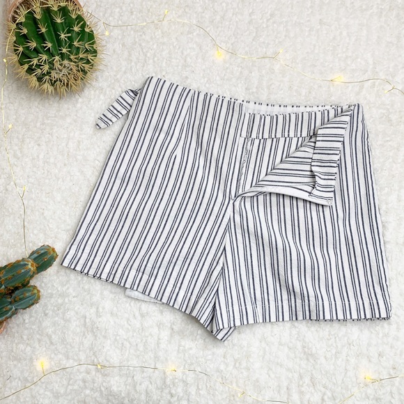 Forever21 White and Blue Striped Skort Size Medium - Picture 4 of 8